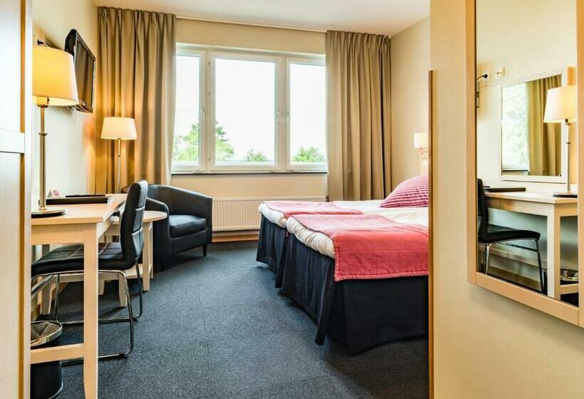 Номер Стандарт Вид на Озеро, Ringsjãƒæ’ã‚â¶strand