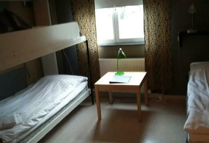 Standard Kolmen Hengen Huone, Svefi Vandrarhem   Hostel