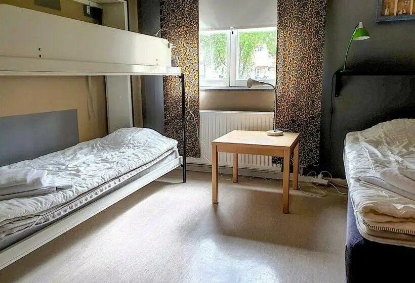 Standard Kolmen Hengen Huone, Svefi Vandrarhem   Hostel