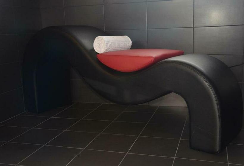 חדק דלוקס עם ג'קוזי, Vinyl M Hotel Design Inn