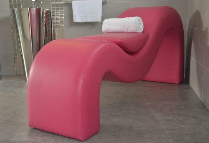 חדק דלוקס עם ג'קוזי, Vinyl M Hotel Design Inn