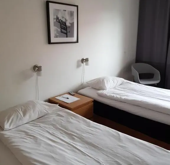 バス共有のスタンダードルーム, Lilla Hotellet