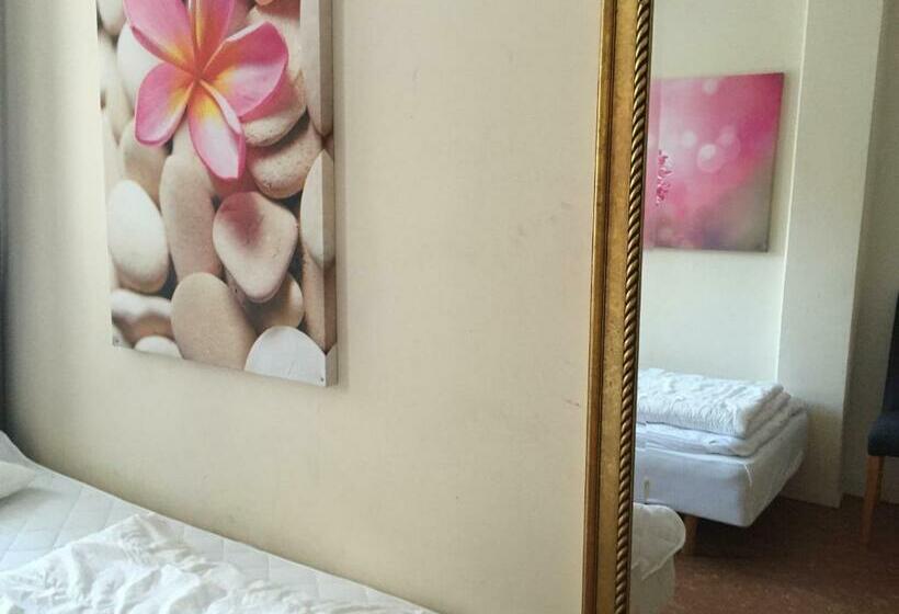 Номер Стандарт Совместная Ванная, Linne Hostel