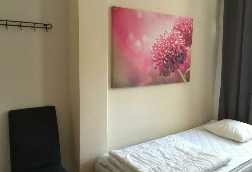 Номер Стандарт Совместная Ванная, Linne Hostel