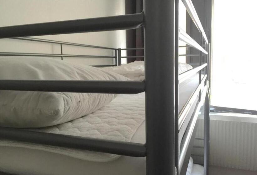 Трехместный Номер Стандарт Совместная Ванная, Linne Hostel