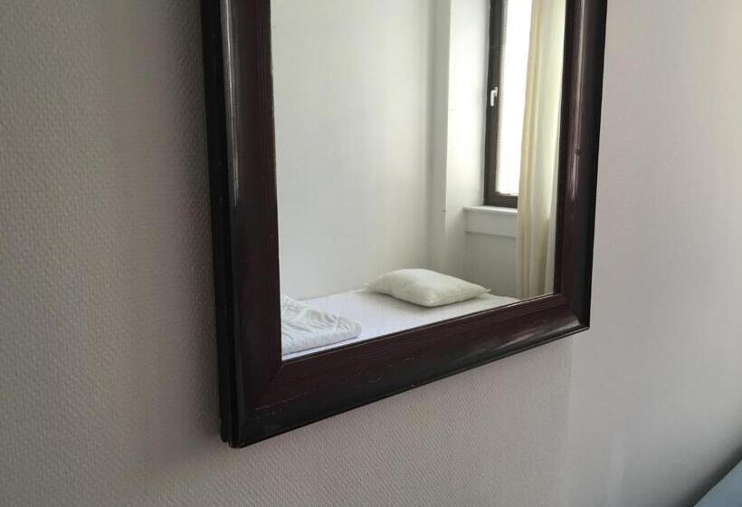 기본 룸 공용 욕실, Linne Hostel