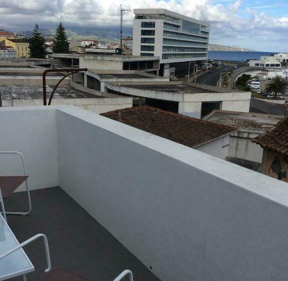 اتاق استاندارد با بالکن, Marina Lounge Hostel