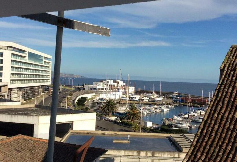 اتاق استاندارد با بالکن, Marina Lounge Hostel