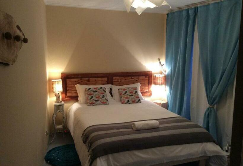 اتاق استاندارد با بالکن, Marina Lounge Hostel