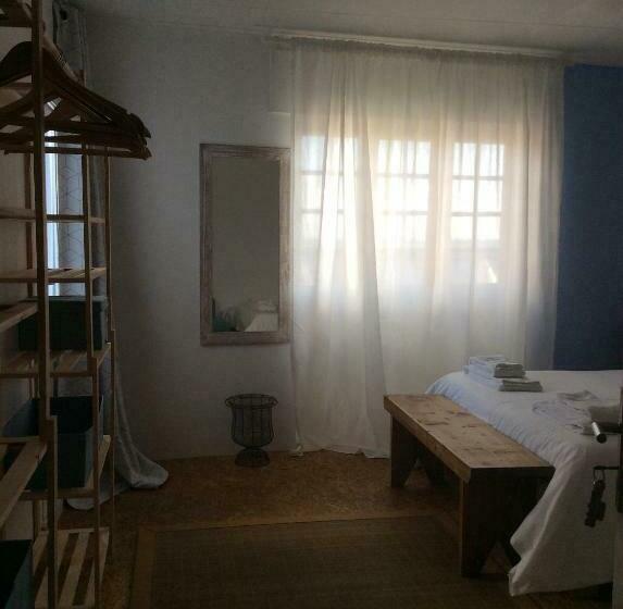 اتاق خانوادگی, Marina Lounge Hostel