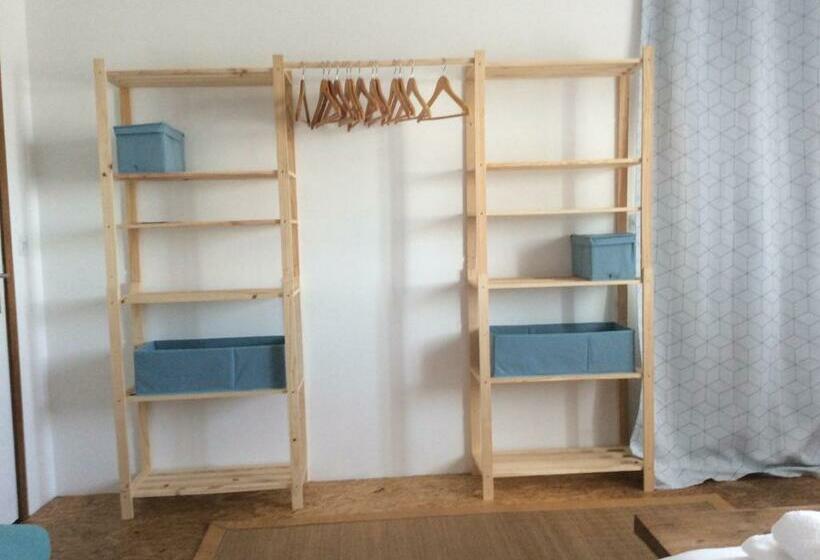 اتاق خانوادگی, Marina Lounge Hostel