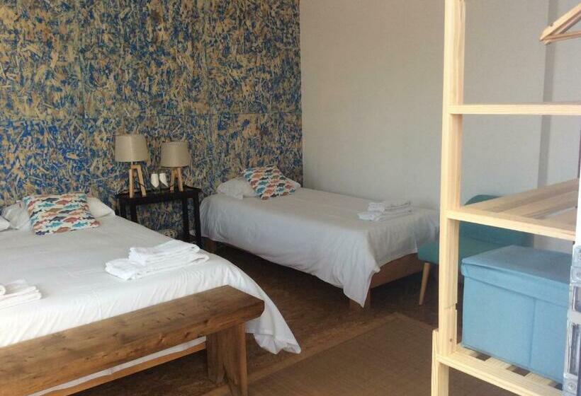 اتاق خانوادگی, Marina Lounge Hostel