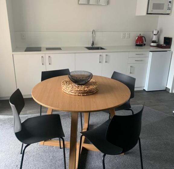 דירת חדר, Apex Motorlodge