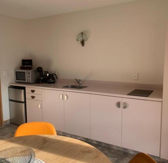 דירת חדר, Apex Motorlodge