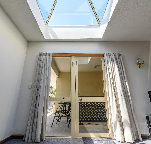 דירת שני חדרים, Apex Motorlodge