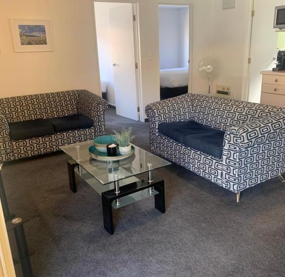 דירת שני חדרים, Apex Motorlodge