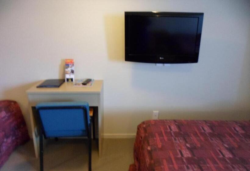 חדר משפחתי, Essex Arms