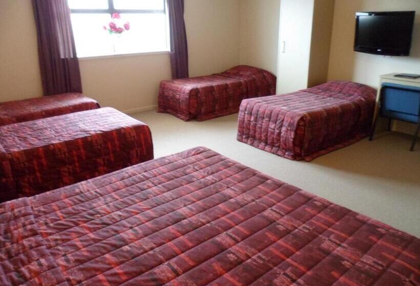 חדר משפחתי, Essex Arms