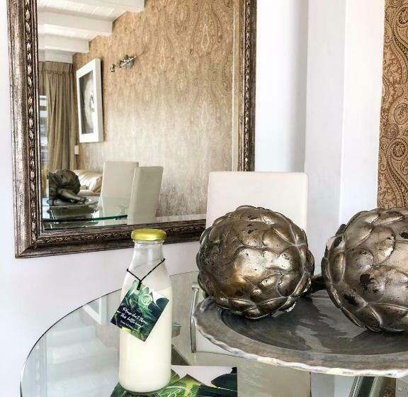 جناح ديلوكس, Orewa Beachcomber