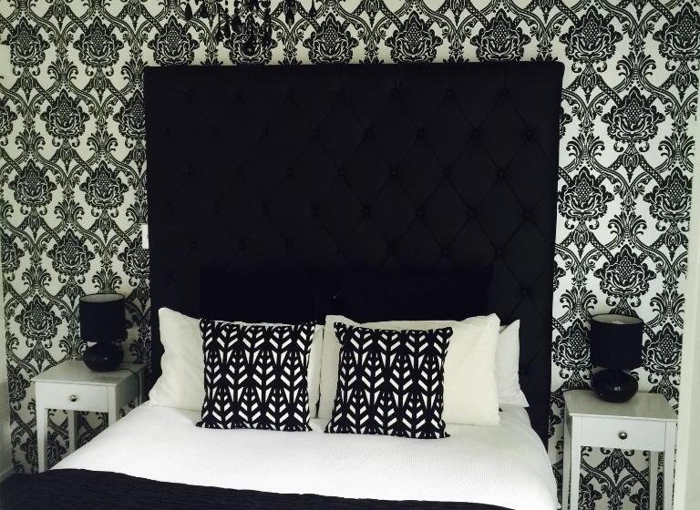 جناح ديلوكس, Orewa Beachcomber