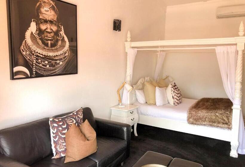 جناح, Orewa Beachcomber