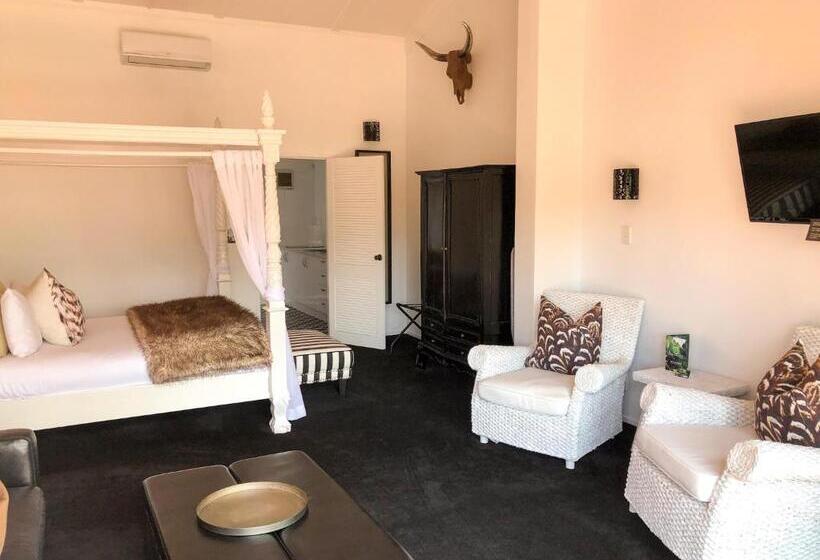 جناح, Orewa Beachcomber