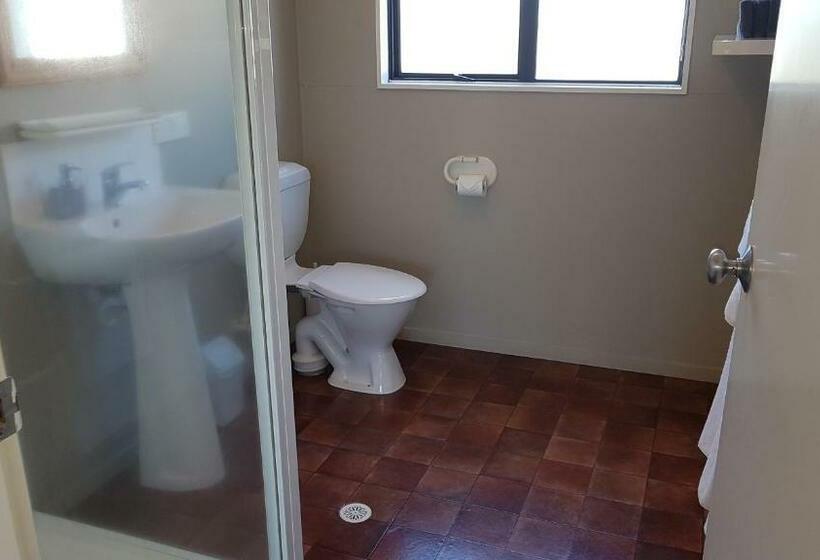 דירת חדר, Palm Court Motel