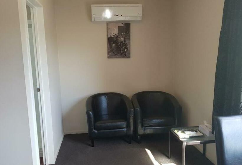 סטודיו סטנדרט, מיטה זוגית, Palm Court Motel