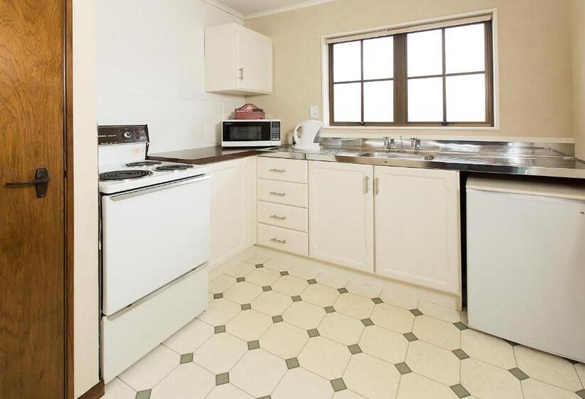 침실 2개 아파트, Stonehaven Motel