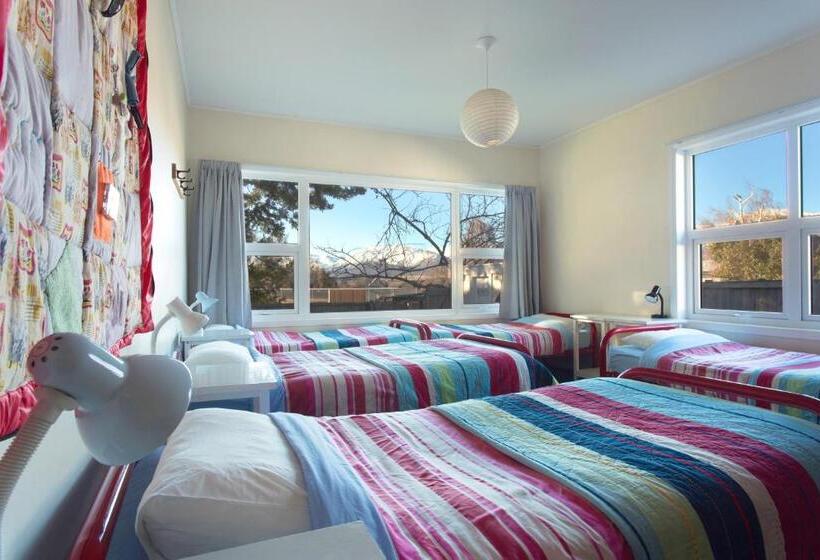 패밀리 룸 공용 욕실, Tailor Made Tekapo Accommodation   Hostel