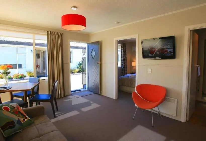 1 Bedroom Apartment Lake View, Wanaka View Motel