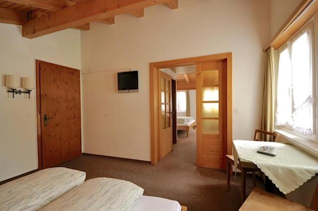 חדר סטנדרט לארבעה, Gasthaus Skiklub