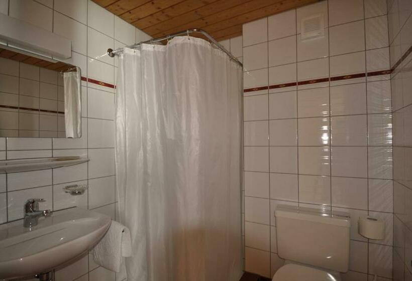 חדר סטנדרט לארבעה, Gasthaus Skiklub