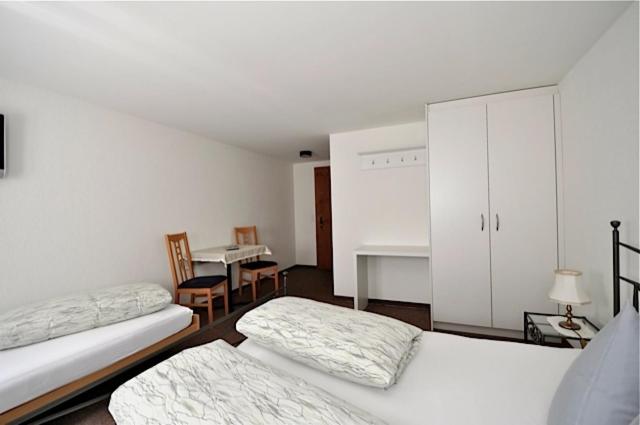 חדר סטנדרט לשלושה, Gasthaus Skiklub