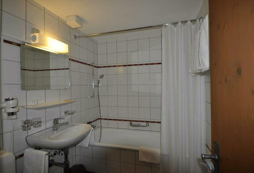 חדר סטנדרט לשלושה, Gasthaus Skiklub