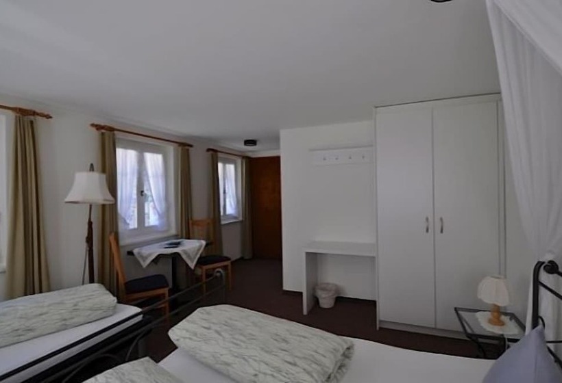 חדר סטנדרט לשלושה, Gasthaus Skiklub