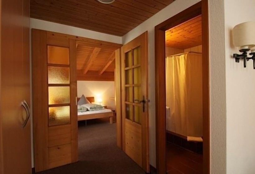 חדר סטנדרט לארבעה, Gasthaus Skiklub