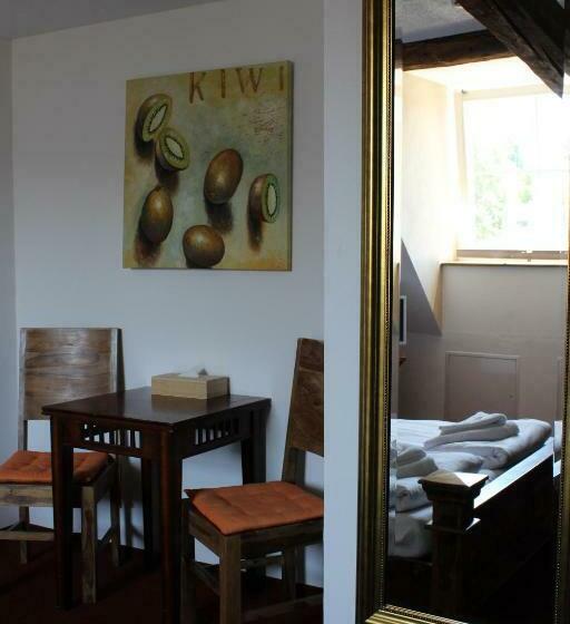 غرفة قياسية حمام مشترك, Selda S