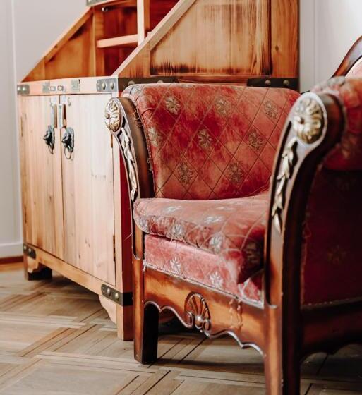 غرفة قياسية ثلاثية حمام مشترك, Selda S