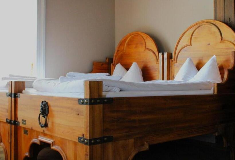 غرفة قياسية ثلاثية حمام مشترك, Selda S