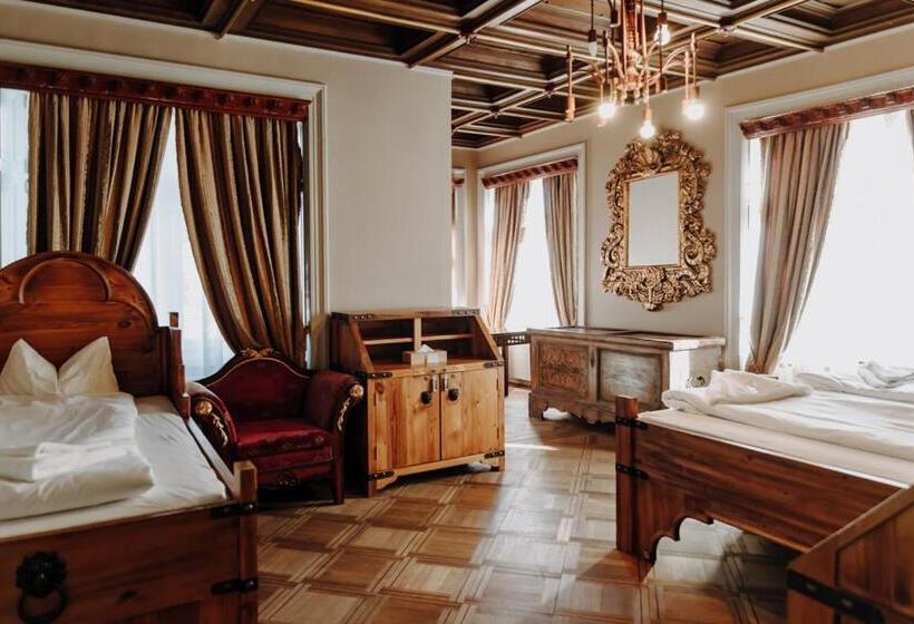 غرفة قياسية ثلاثية حمام مشترك, Selda S