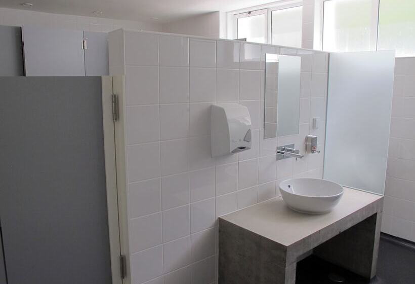 اتاق استاندارد با سرویس بهداشتی مشترک, Azores Youth Hostels Sao Miguel