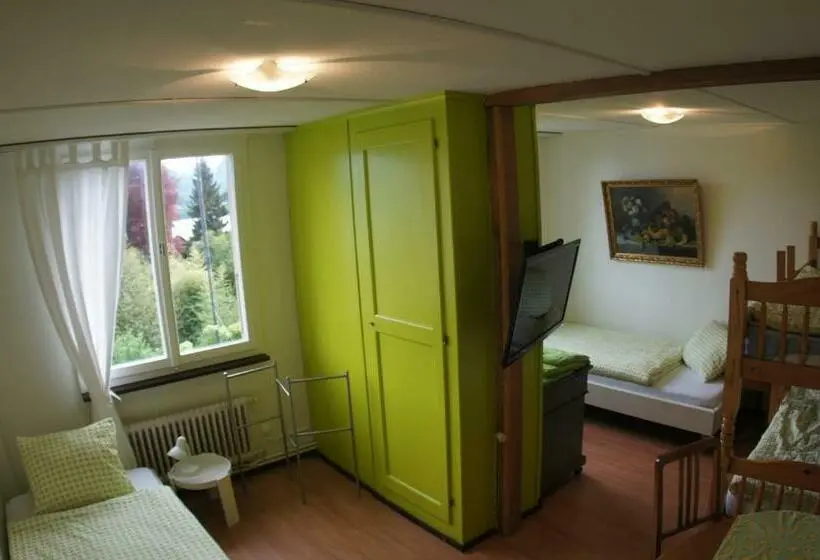 Standard Neljän Hengen Huone, B&b Schönörtli