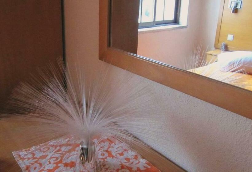 经济四人房间, Abrigo Da Estrela