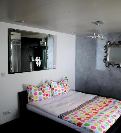 סוויטה דלוקס, Morat Gaste Zimmer