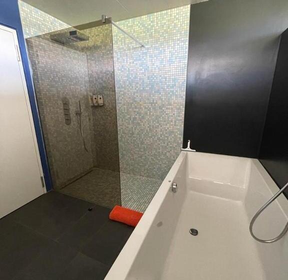 חדר סטנדרט לשלושה עם מרפסת, Morat Gaste Zimmer