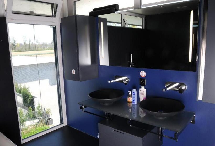 חדר סטנדרט לשלושה עם מרפסת, Morat Gaste Zimmer