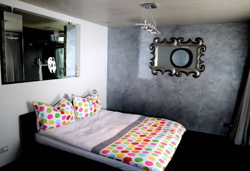 سوییت لوکس, Morat Gaste Zimmer