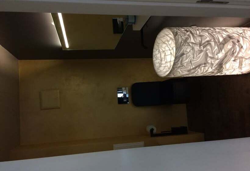 سوییت لوکس, Morat Gaste Zimmer