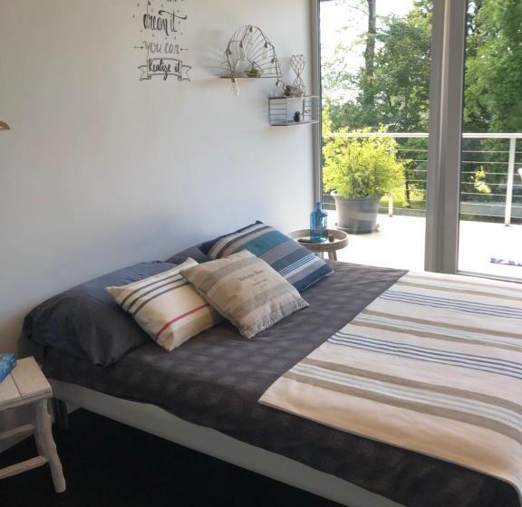 חדר סטנדרט לשלושה עם מרפסת, Morat Gaste Zimmer